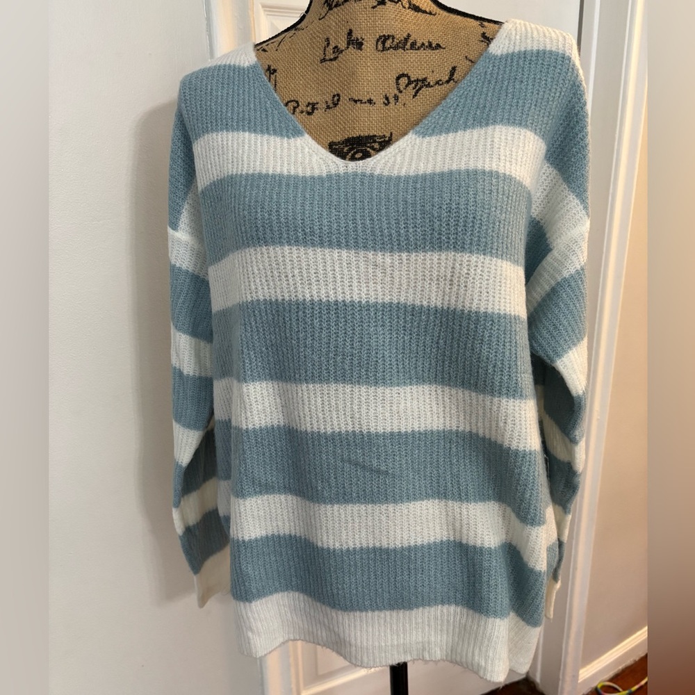 Woman's Newberry Kustom acrylic blue and white striped sweater V-neck medium Pre